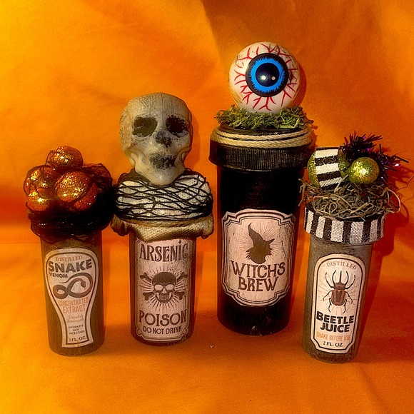 Holiday Halloween Spell Medicine Bottles Apothecary Set Spooky